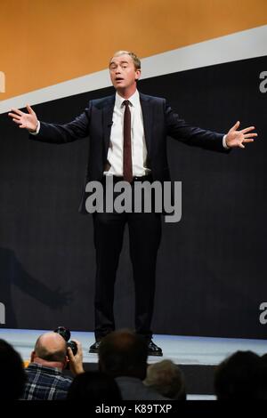 Bournemouth, UK. 18 Sep, 2017. Ex-chef Tim Farron Adressen die Liberaldemokraten Herbst Konferenz an der Bournemouth International Centre, Bournemouth, Großbritannien - Montag, September 18, 2017. Im Bild: Tim Farron Credit: Julie Edwards/Alamy leben Nachrichten Stockfoto