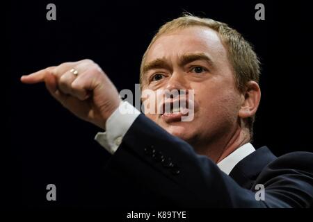 Bournemouth, UK. 18 Sep, 2017. Ex-chef Tim Farron Adressen die Liberaldemokraten Herbst Konferenz an der Bournemouth International Centre, Bournemouth, Großbritannien - Montag, September 18, 2017. Im Bild: Tim Farron Credit: Julie Edwards/Alamy leben Nachrichten Stockfoto