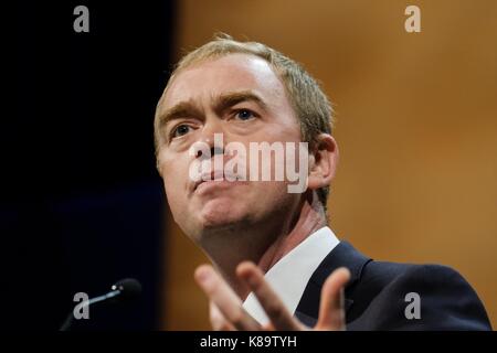 Bournemouth, UK. 18 Sep, 2017. Ex-chef Tim Farron Adressen die Liberaldemokraten Herbst Konferenz an der Bournemouth International Centre, Bournemouth, Großbritannien - Montag, September 18, 2017. Im Bild: Tim Farron Credit: Julie Edwards/Alamy leben Nachrichten Stockfoto