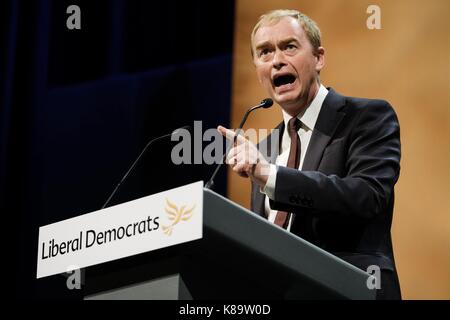 Bournemouth, UK. 18 Sep, 2017. Ex-chef Tim Farron Adressen die Liberaldemokraten Herbst Konferenz an der Bournemouth International Centre, Bournemouth, Großbritannien - Montag, September 18, 2017. Im Bild: Tim Farron Credit: Julie Edwards/Alamy leben Nachrichten Stockfoto