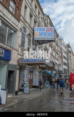 Die Vaudeville Theater auf dem Strand, London, spielen eine Frau ohne Bedeutung. Credit: Malcolm Park/Alamy. Stockfoto