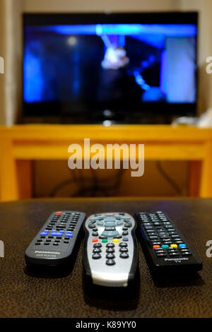 Drei Fernbedienungen Stockfoto
