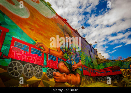 QUITO, Ecuador, 20. AUGUST 2017: Schöne Street Graffiti an der Wand im Zentrum von Quito, Ecuador Stockfoto