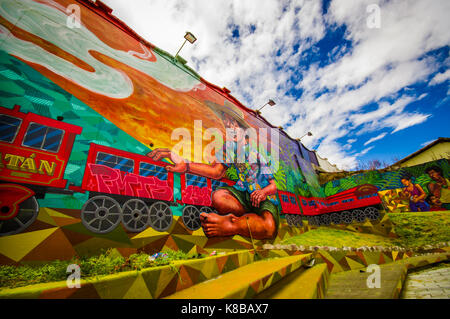 QUITO, Ecuador, 20. AUGUST 2017: Schöne Street Graffiti an der Wand im Zentrum von Quito, Ecuador Stockfoto