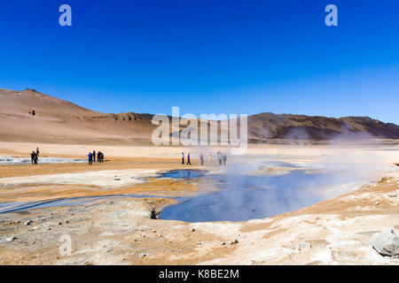 Námafjall Hverir Geothermiegebiet, Island Stockfoto