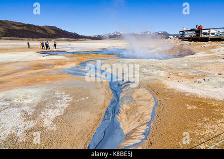 Námafjall Hverir Geothermiegebiet, Island Stockfoto