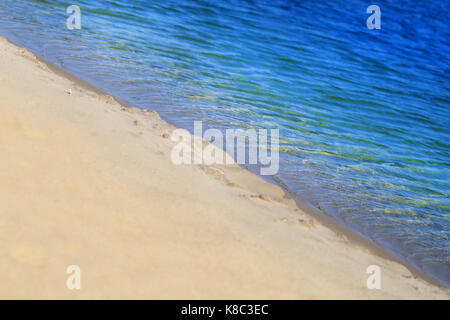 Foto von einer schönen blauen Welle Stockfoto