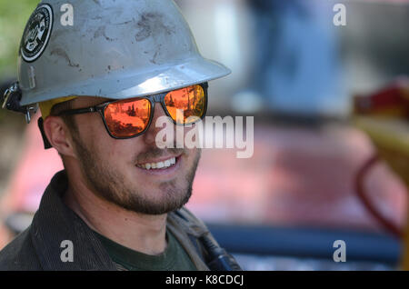 Die Boulder Mountain Fire Protection District, eine freiwillige Feuerwehr, hat Full-time Brand mitigation Experten, die auch als Feuerwehrmänner trainted. Stockfoto