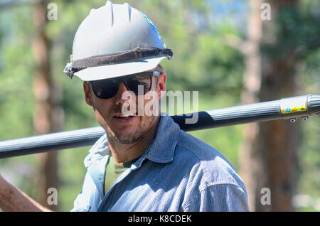 Die Boulder Mountain Fire Protection District, eine freiwillige Feuerwehr, hat Full-time Brand mitigation Experten, die auch als Feuerwehrmänner trainted. Stockfoto