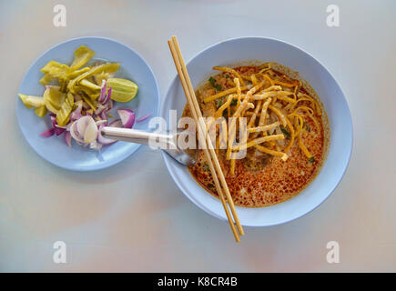 Die berühmten Khao Soi Samer Jai in Chiang Mai, Thailand Stockfoto