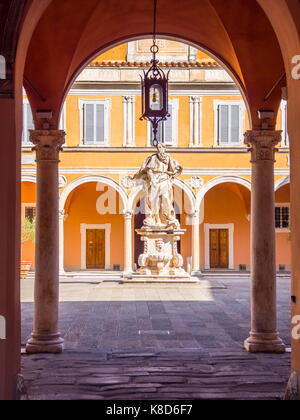 Palace an der Römisch-katholischen Erzdiözese von Pisa genannt Palazzo dell Arcivescovado - Toskana Italien Stockfoto