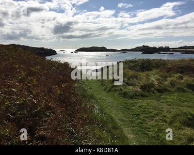Blick über rhoscolyn Strand auf Anglesey Stockfoto