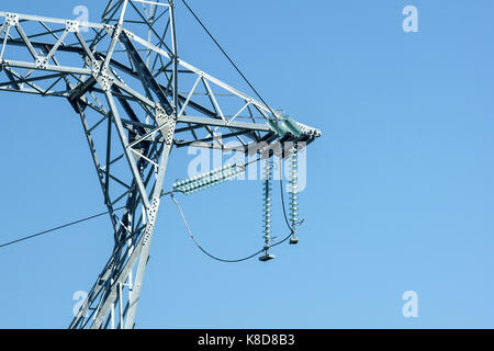 Detail von Metallkonstruktionen, rankgitter Transport elektrischer Energie Stockfoto