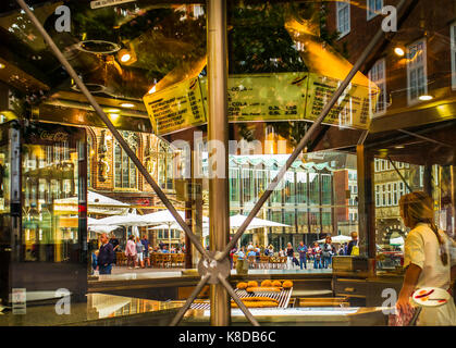 Bremen | Marktplatz Bremen Hot Dog Stand deutschland Stockfoto