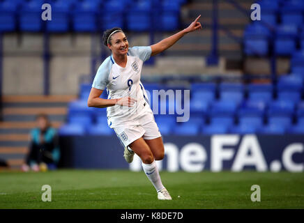 England's Jodie Taylor feiert zweiten Ziel ihrer Seite des Spiels zählen während der FIFA 2019 Weltmeisterschaft der Frauen Qualifikationsspiel in Prenton Park, Birkenhead. Stockfoto