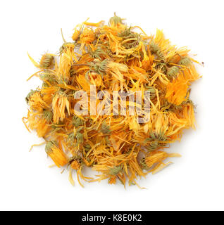 Blick von oben auf die calendula Blüten getrocknet isoliert auf weißem Stockfoto