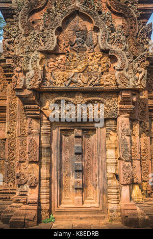 Sandstein Eingangstor, Mandapa, Detail, Shiva und Uma auf dem Berg Kailash, Dämonen Ravana schütteln ihre Fundamente Stockfoto