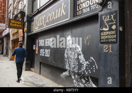 Ein Wandbild auf Dänemark Straße feiert die Gründung der Vater von Rock und Roll, Charles Edward Anderson Berry (AKA Chuck Berry). Stockfoto