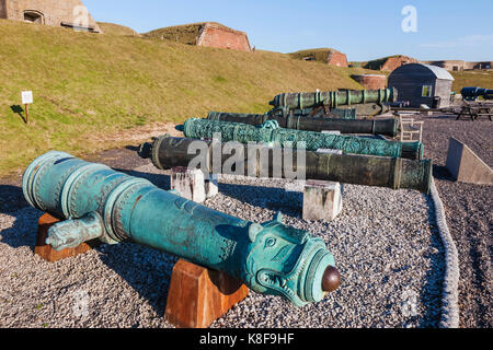 England, Hampshire, Portsmouth, die Königliche Amouries Military Museum Fort Nelson, Darstellung der asiatischen Waffen Stockfoto