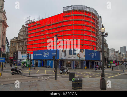 Piccadilly Circus, London, UK. 19. September 2017. Am frühen Morgen die Prüfung der neuen elektronischen Medien Board am Piccadilly Leuchten, die später im Herbst vorgestellt werden. Credit: Malcolm Park/Alamy Leben Nachrichten. Stockfoto