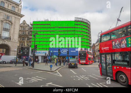 Piccadilly Circus, London, UK. 19. September 2017. Am frühen Morgen die Prüfung der neuen elektronischen Medien Board am Piccadilly Leuchten, die später im Herbst vorgestellt werden. Credit: Malcolm Park/Alamy Leben Nachrichten. Stockfoto