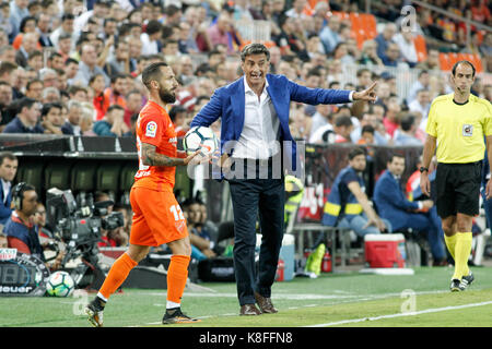 Valencia, Spanien. 19 Sep, 2017. Trainer Jose Miguel Gonzalez (Michel) von Málaga und Spanisch während der Santander Liga (Liga) im Stadium Mestalla zwischen Valencia CF und Malaga CF gespielt. September 19 2017. Quelle: AFP 7/Alamy leben Nachrichten Stockfoto