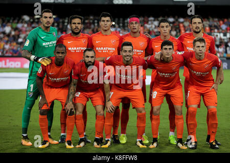 Valencia, Spanien. 19 Sep, 2017. Malaga CF-Leitungen, die während der spanischen La Liga Match zwischen Valencia CF vs Malaga CF Mestalla Stadion am 19. September 2017. Credit: Gtres Información más Comuniación auf Linie, S.L./Alamy leben Nachrichten Stockfoto