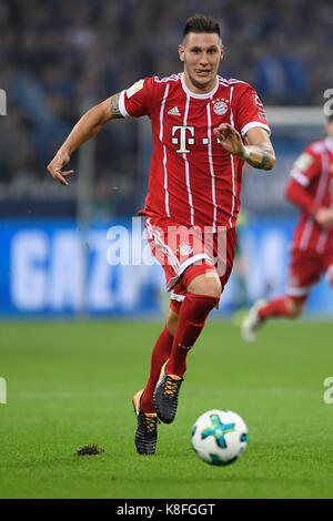 Gelsenkirchen, Deutschland. September 2017. Niklas Suele (FC Barcelona). GES/ Fussball/ 1. Bundesliga: Schalke 04 - FC Bayern München, 19.09.2017 Fußball: Bundesliga: Schalke 04 gegen FC Bayern München, Ort, 19. September 2017 Verwendung weltweit Quelle: dpa/Alamy Live News Stockfoto