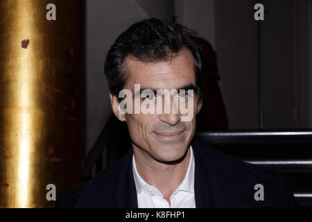 Paris, Frankreich. September 2017. Raphaël Enthoven besucht am 18. September 2017 die "Trophées du Bien-Etre", Mathurins Theater in Paris, Frankreich. Quelle: Bernard Menigault/Alamy Live News Stockfoto