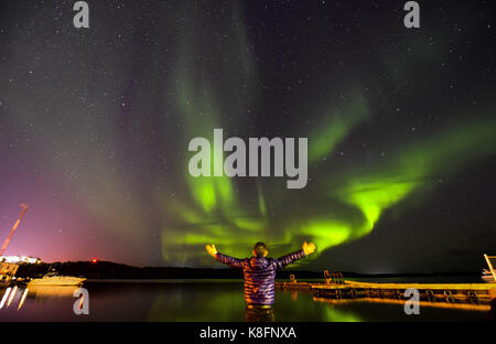 In Yellowknife, Kanada. 19 Sep, 2017. Atemberaubende Aurora in Yellowknife, Kanada gesehen werden kann. Ein Aurora, manchmal auch als polarlichter oder Nordlicht, ist ein natürliches Licht Anzeige im Himmel auf der Erde, vor allem in den hohen Breiten (Arktis und Antarktis) Regionen gesehen. Credit: SIPA Asien/ZUMA Draht/Alamy leben Nachrichten Stockfoto