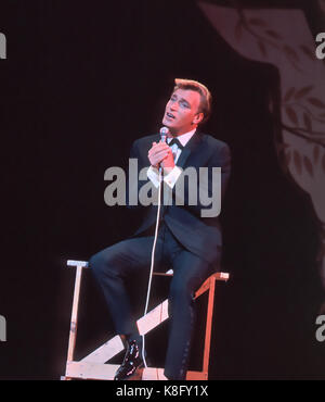 FRANK IFIELD australische Sänger im London Palladium über 1965. Foto: Tony Gale Stockfoto