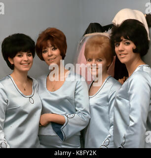 GOLDIE UND DIE LEBKUCHEN UNS pop Gruppe im März 1965 mit Goldie Zelkowitz zweiter von links Stockfoto