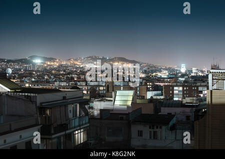 Stadtbild und die Lichter der Stadt in der Nacht, Barcelona, Spanien Stockfoto