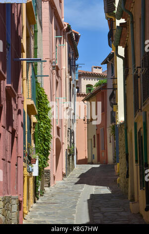 Bunte Häuser in den Gassen von Collioure (Südfrankreich) *** Local Caption *** Stockfoto