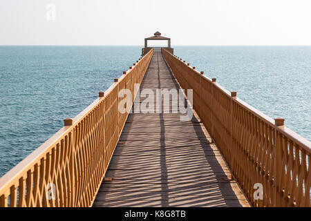 Hölzerne Seebrücke, Kuwait Stockfoto