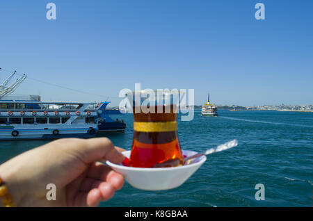 Teegenuss in Istanbul Stockfoto