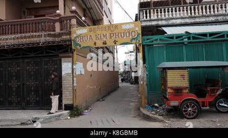 Chbar Ampov Monivong Bridg vietnamesischen Ghetto Bereich Phnom Penh Kambodscha Store Shop Fronten Stockfoto