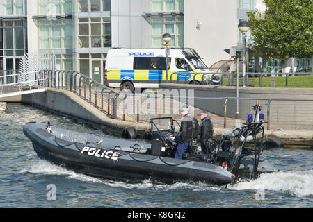 Met Polizei Unterstützung der DSEi Veranstaltung im ExCel Exhibition Centre in London, Großbritannien Stockfoto