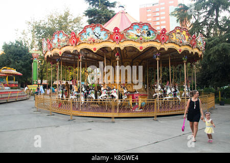 Tirana, Albanien - August 2017: einem alten kleinen Vergnügungspark im Zentrum von Tirana, der Hauptstadt Albaniens Stockfoto