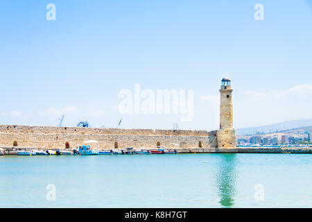 Leuchtturm von den venezianischen Hafen von Rethymno Stockfoto