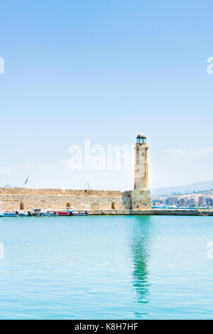 Leuchtturm von den venezianischen Hafen von Rethymno Stockfoto