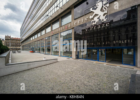 Prag. Der Tschechischen Republik. Messe Palace (Veletrzní palác), das Gehäuse der Nationalgalerie in Prag (Národní galerie v Praze), entworfen von der Arachiter Stockfoto