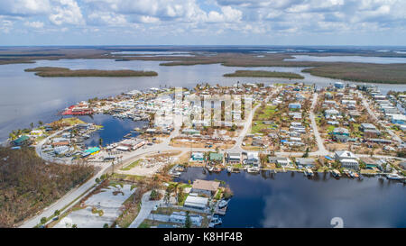 Luftaufnahmen von Goodland Florida nach Hurrikan Irma und ihr Auge über die Schäden und Wiederherstellungsmaßnahmen weitergegeben. Goodland Florida ist ein kleines Fischerdorf südlich von Naples und Marco Island an der südwestlichen Küste von Florida. Stockfoto