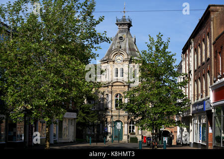 Die bemerkenswerte Rathaus, Tiverton, Devon, an der Spitze des Fore Street von Angel Hill. Es wurde von Henry Lloyd entworfen und gebaut von Samuel Garth im Mai Stockfoto