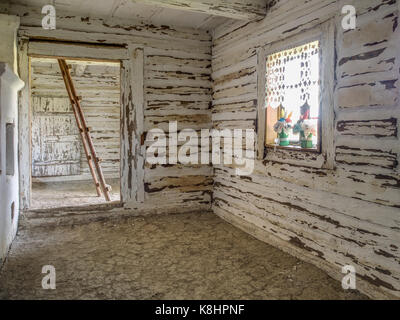 Zalipie, Polen - 20. Mai 2017: Anmeldung Haus im Dorf zalipie in Malopolska mit Tenne Stockfoto