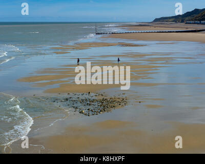 Cromer Strand bei Ebbe North Norfolk im Sommer Stockfoto