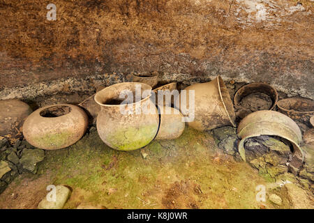 Keramik im Hypogeum, Gräber von Alto de Segovia die enthält auch viele hypogea, UNESCO-heritge Website, dem Archäologischen Park von Tierradentr Stockfoto