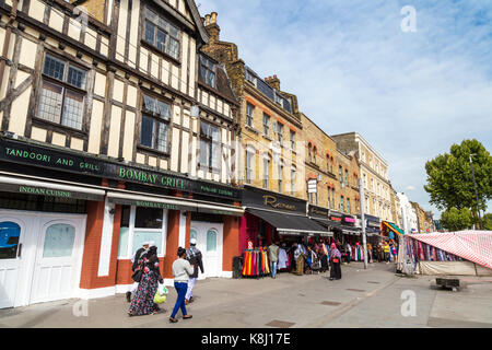 Ansicht der Whitechapel Road in London, Großbritannien Stockfoto