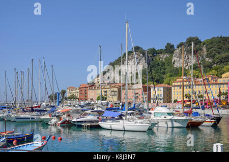 Fischerboote in Vieux Port (alter Hafen), Nizza, Côte d'Azur, Alpes Maritimes, Provence-Alpes-Côte d'Azur, Frankreich Stockfoto