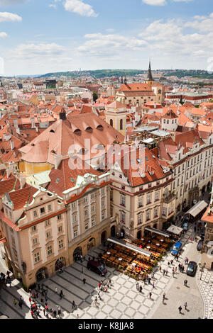 Prag, Tschechische Republik - 30. Juni 2013: Blick auf Prag von der Oberseite der Stadt Halle im Zentrum der Altstadt. Stockfoto